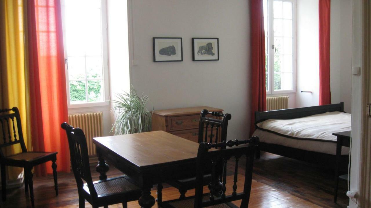 Bed and Breakfast Le Petit Bois Chateau-la-Valliere Exterior foto